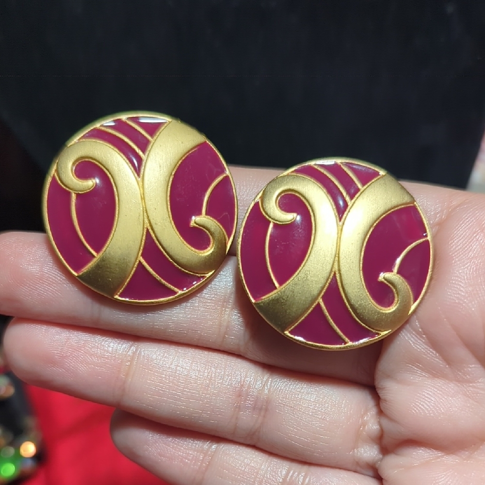 GJD Ginnie Johansen Clip On Earrings